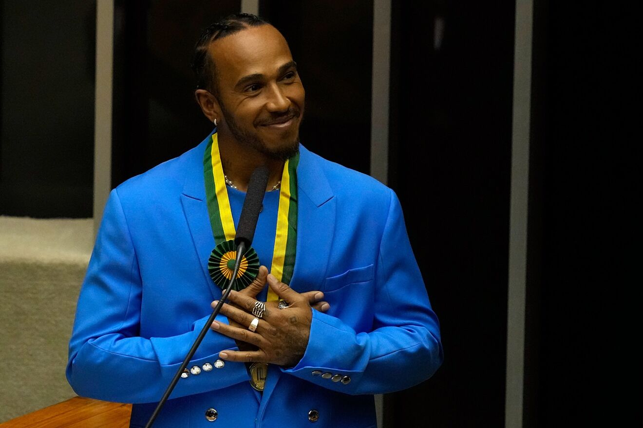 Lewis Hamilton becomes honorary Brazilian citizenship ahead of its Grand Prix(Video)