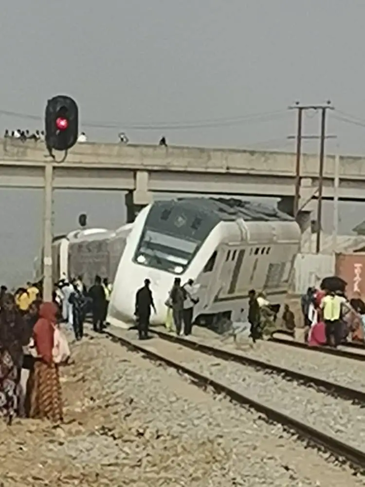 Breaking: Many Passengers Stranded As Train Derails In Abuja(Video)