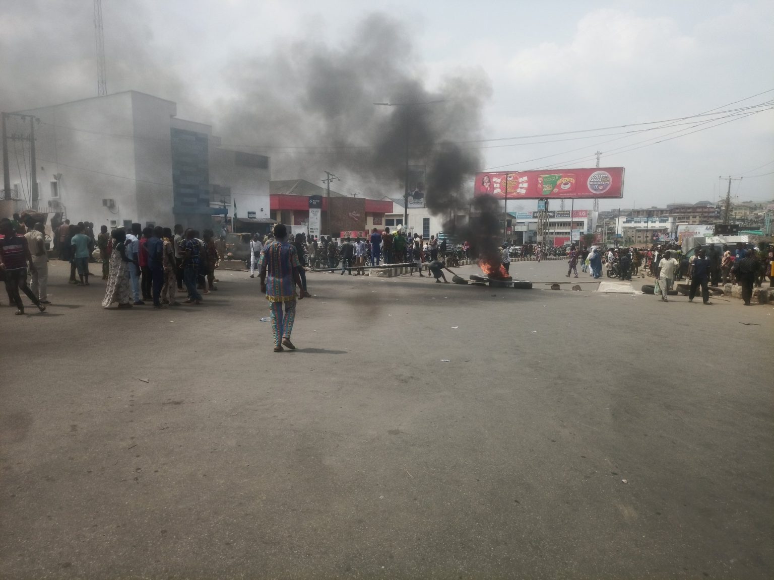 BREAKING! Naira/Fuel Scarcity: Massive Protest Rocks Ibadan (Videos)