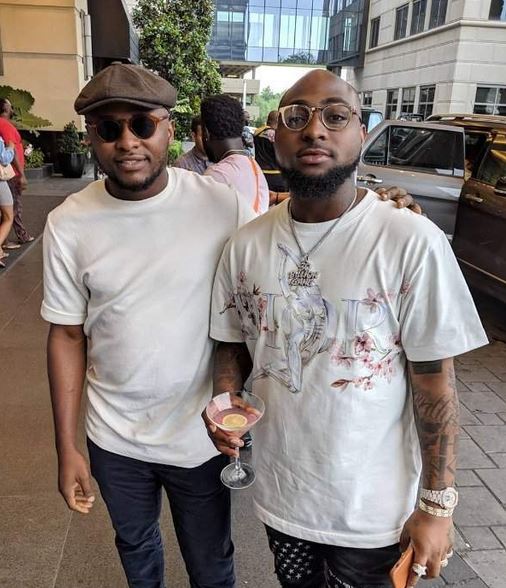 Ubi Franklin deletes his profile picture in solidarity with Davido, despite their differences