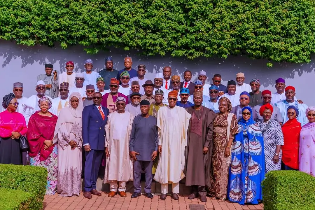 ‘We Gave Our Best’, Buhari Thanks Ministers, State House Staff