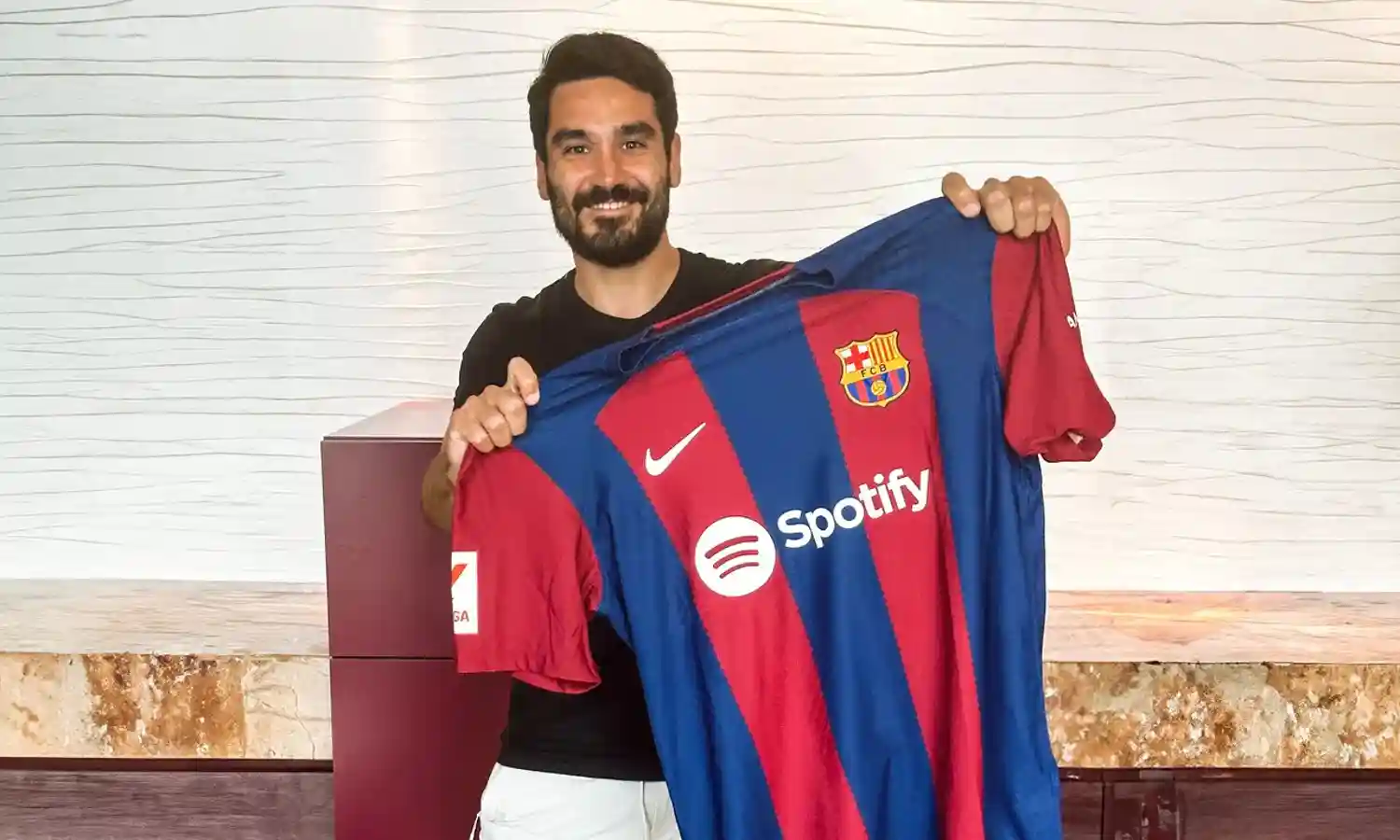 Gündogan joins Barcelona on free transfer after leaving Manchester City