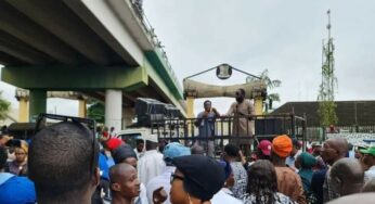 Breaking: Workers Protest, Lock Oyo Secretariat, Demand Palliatives, Others