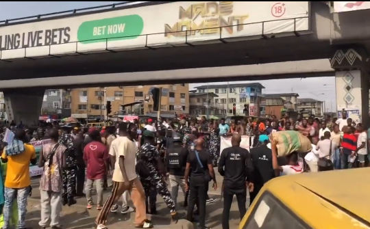 BREAKING: Economic Hardship: Protesters hit Lagos streets