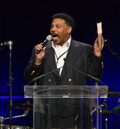 Megachurch pastor Tony Evans resigns after nearly 50 years as he confesses to mysterious ‘sin’