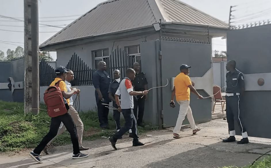 Breaking: Labour Pursue Zacch-Adedeji led FIRS Staff With Cane, Shut Down Lagos Office (Photos)