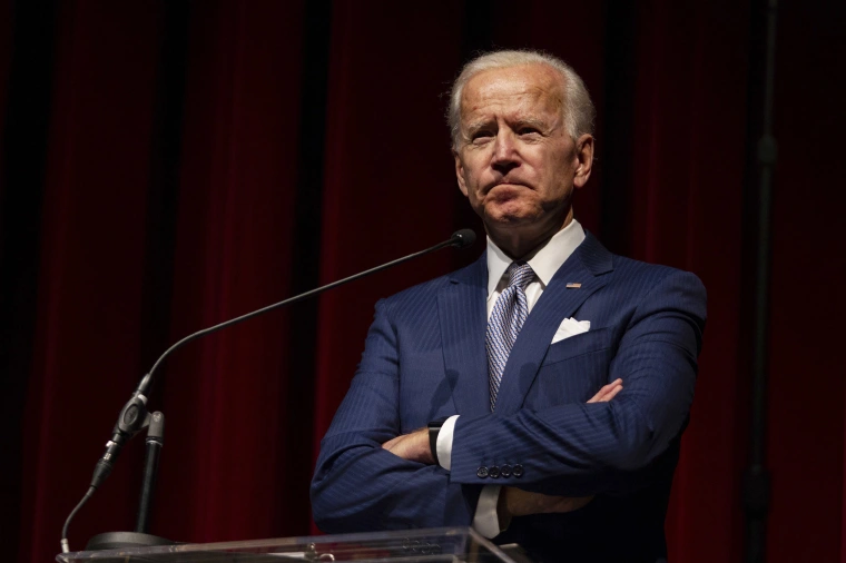 Biden privately remains torn between defiance and acceptance amid calls to step aside