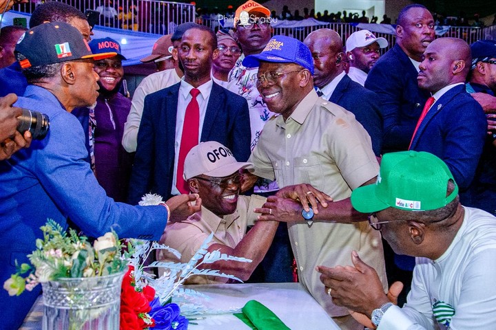 #Edo 2024: Shaibu Kneels As He Reunites With His ‘Father’, Oshiomhole (Photos)