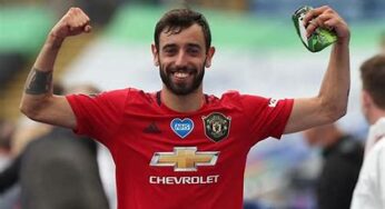 Bruno Fernandes signs new three-year deal at Manchester United