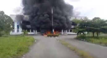 Rivers Crises: Ikwerre LG Council Headquarters On Fire