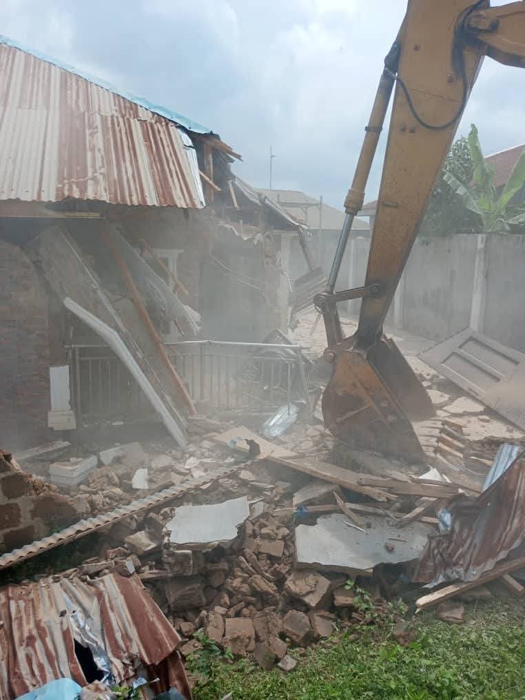 Oyo Government Demolishes Building Used As Kidnappers’ Hideout (Photos)